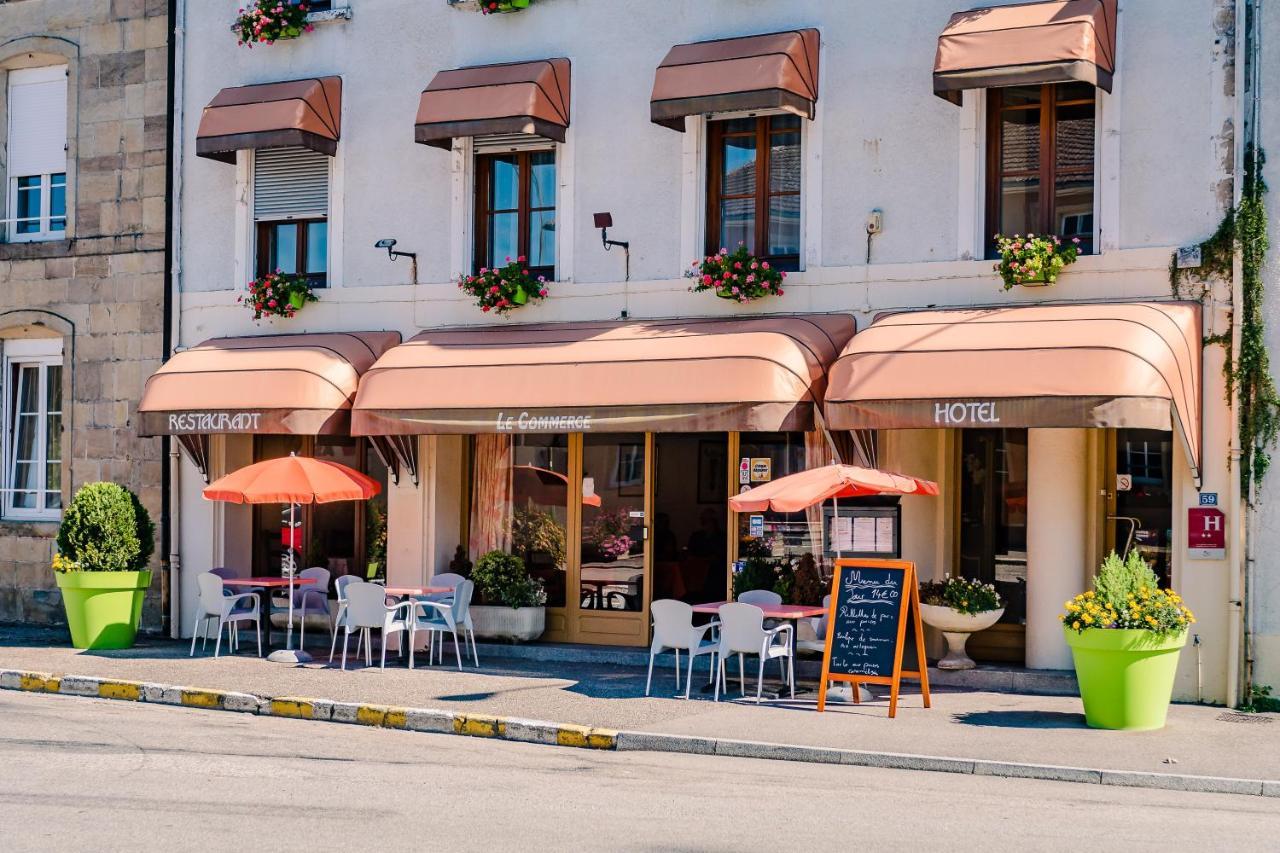Le Commerce Dompaire Bagian luar foto
